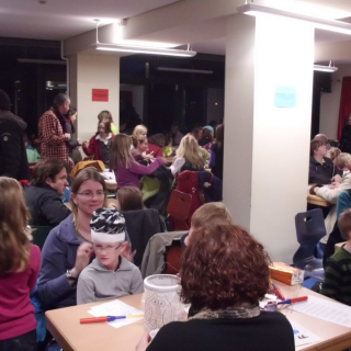 stmartin_fest2 Montessori-Schulzentrum Leipzig - Neuigkeiten Grundschule 2012 - St. Martin teilt (uns etwas mit)!