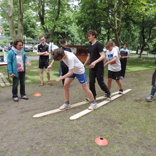 sportfest7 Montessori-Schulzentrum Leipzig - Neuigkeiten - Treppenlauf, Gesäßrutschen und Co